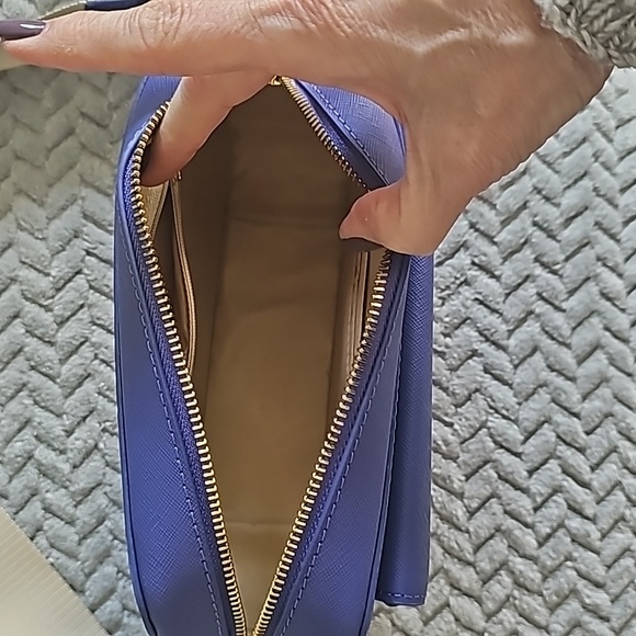 Joy Clean & Saffiano leather crossbody camera bag. 8.5W x 6H - Picture 2 of 3